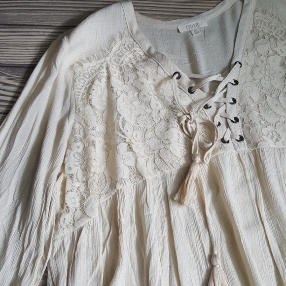 Plus Size Natural Lace Up Blouse - Picture 4 of 6